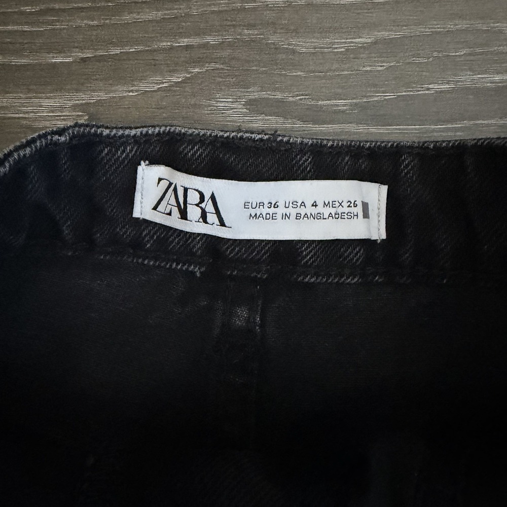 Zara Women‎ Size 4 Black High Rise Raw Hem Cut Off Denim Shorts 3" Inseam Grunge - Picture 3 of 8